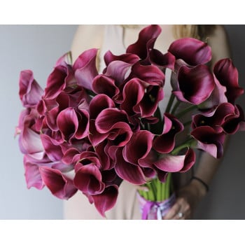 Букет из фиолетовой каллы мини